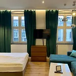 Apartmenty Mariacka 20 -self Check-in 24h -glosniej W Weekendy - Noisy On The Weekend Appartement *