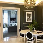 Apartmenty Mariacka 20 -self Check-in 24h -glosniej W Weekendy - Noisy On The Weekend *
