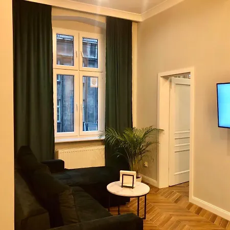 Apartmenty Mariacka 20 -self Check-in 24h -loud On The Weekends - By Kanclerz Investment *