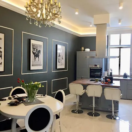 Apartment Apartmenty Mariacka 20 -self Check-in 24h -loud On The Weekends - By Kanclerz Investment